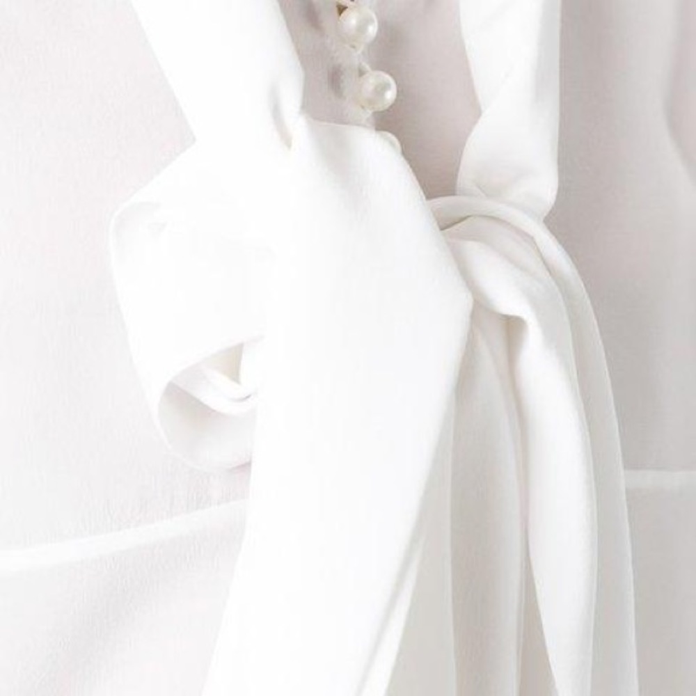 New GIVENCHY
Tie-neck Silk Crepe Blouse White - Picture 5 of 12